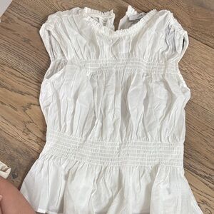 Joe Jeans White Ruffled Women's Top very stretchy fits more like a medium